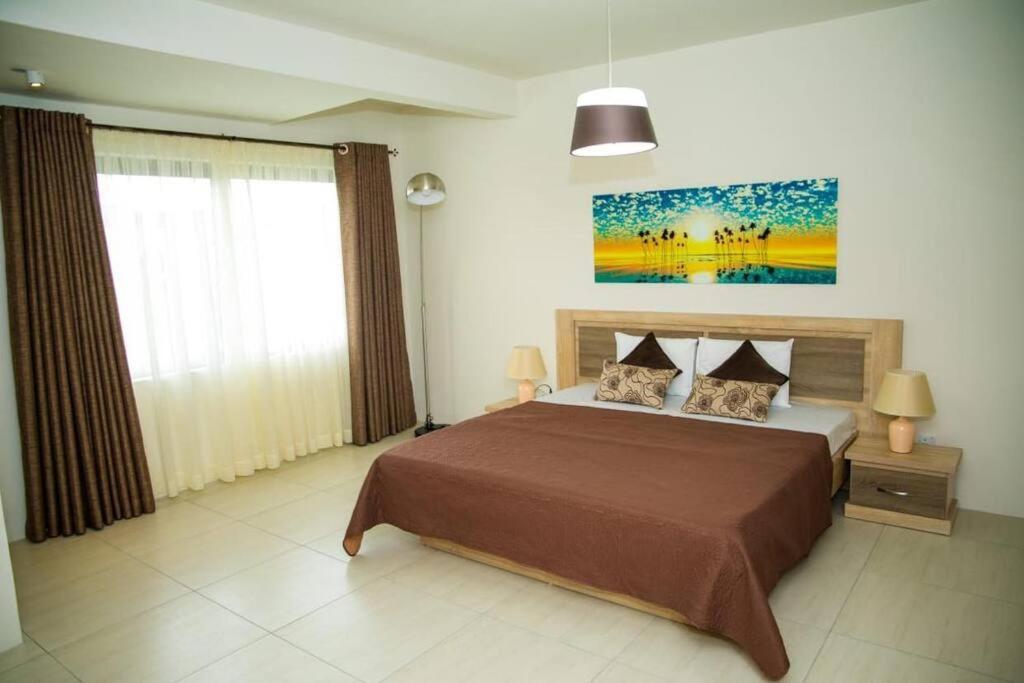 Entire Luxury 3 Bedroom Condo For Rent - Flic-En-Flac - Close To Beach Extérieur photo