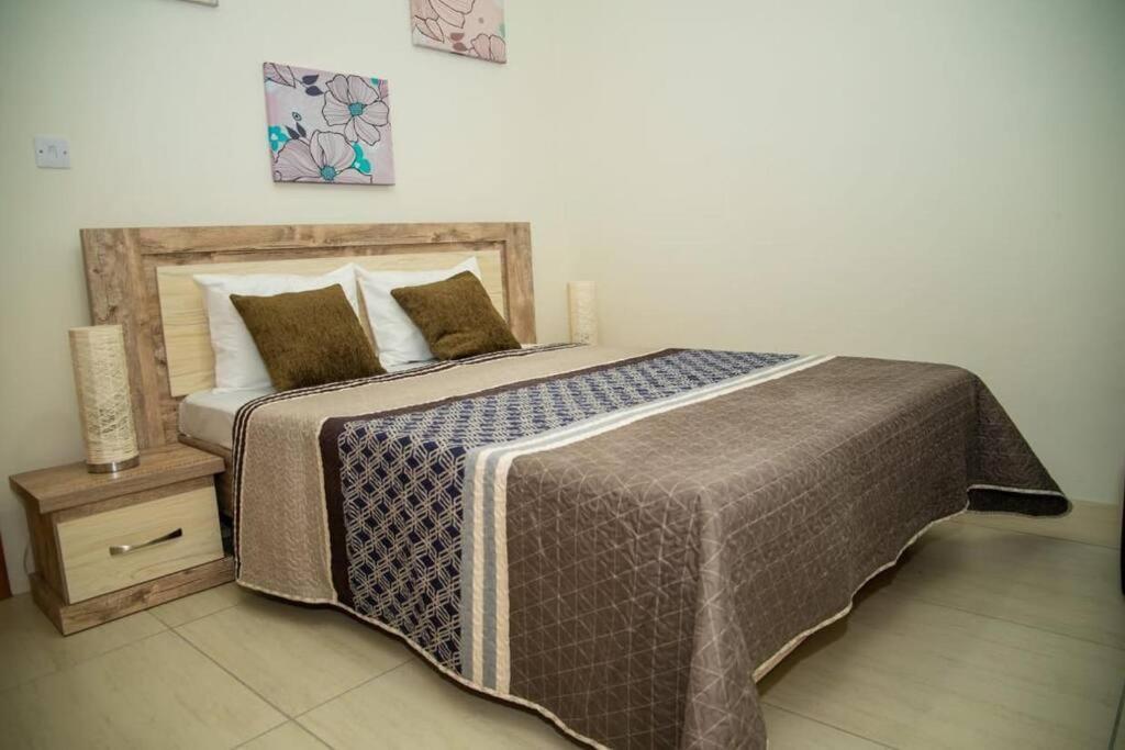 Entire Luxury 3 Bedroom Condo For Rent - Flic-En-Flac - Close To Beach Extérieur photo