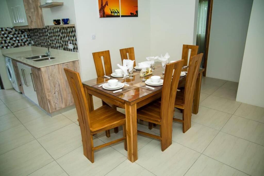 Entire Luxury 3 Bedroom Condo For Rent - Flic-En-Flac - Close To Beach Extérieur photo