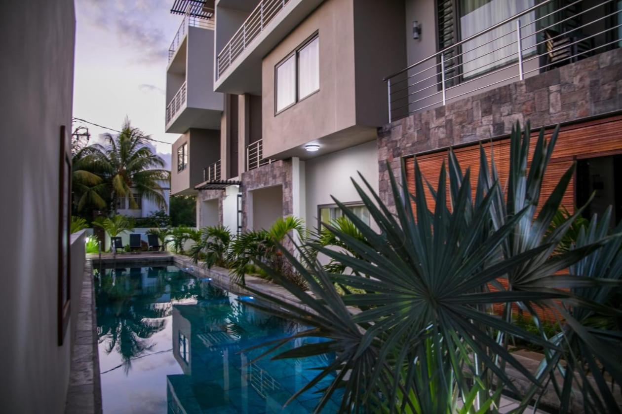 Entire Luxury 3 Bedroom Condo For Rent - Flic-En-Flac - Close To Beach Extérieur photo